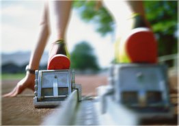 Ein Läufer in den Startblöcken