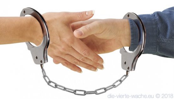Händeschütteln mit Handschellen
